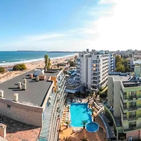 Family Complex Gallery - Sunny