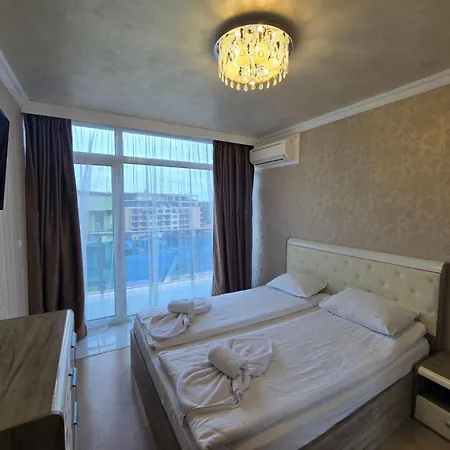 Family Complex Gallery - Sunny