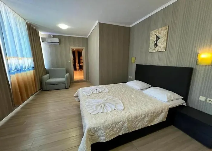 Family Complex Gallery - Sunny