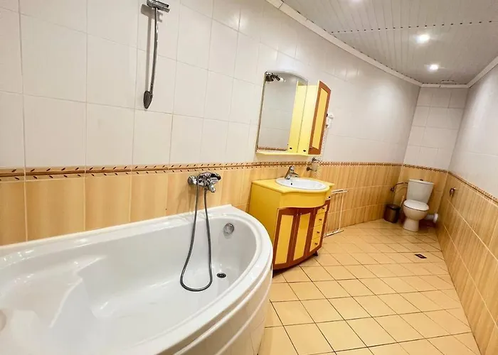 Хотел семеен галери 3*